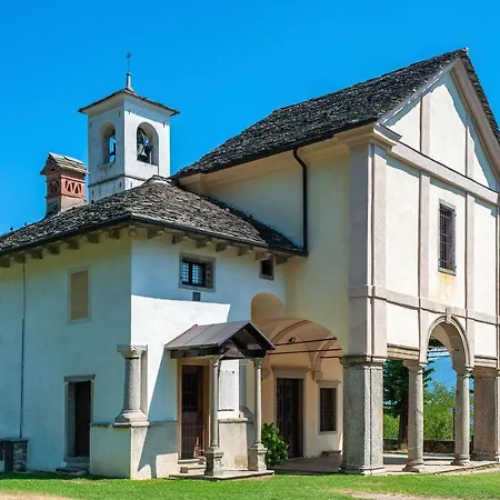 Mila Bike & Wifi: Garden Retreat Near Maggiore - Happy